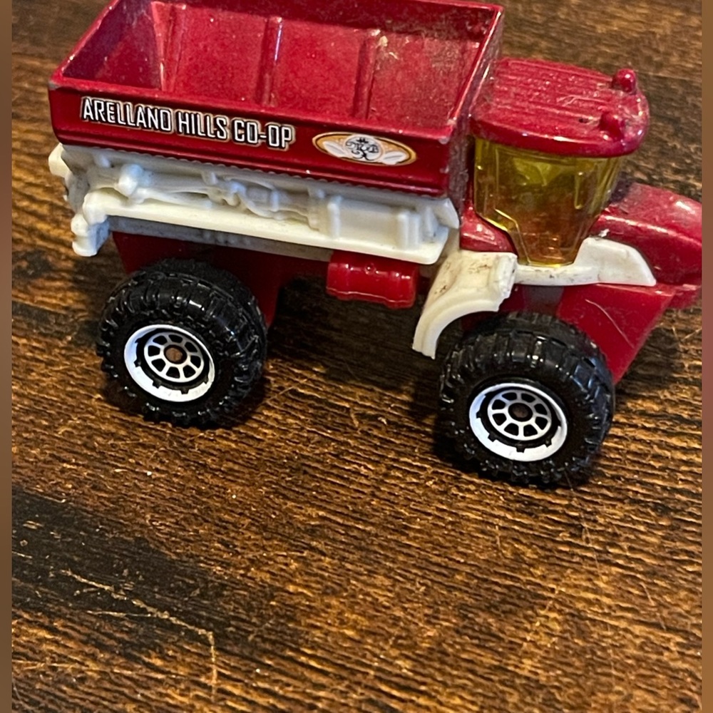 Matchbox - Sowing Machine: MBX Construction #44/120 (2015) *White & Red Edition*